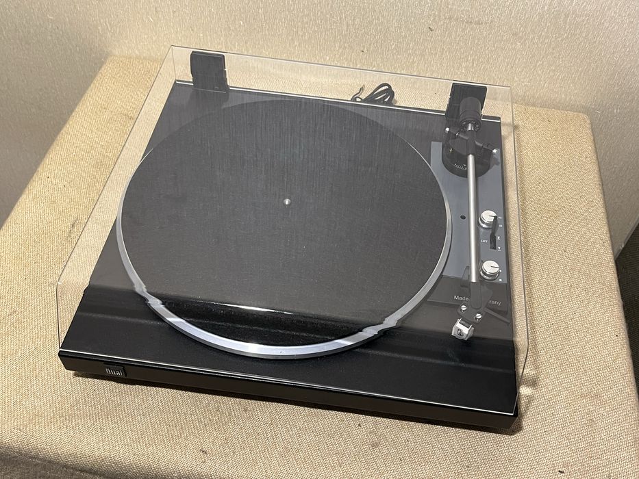 Немецкий добротный HI-FI проигрыватель винила DUAL CS-420