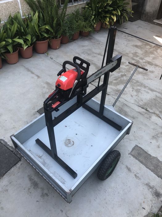 Carrinho de mao / erva / motoserra / cavelete