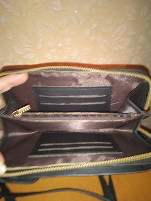 Продам маленькую сумочку барсетку.