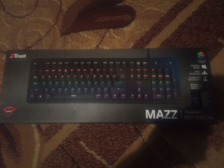 Надійна механіка, яскраве підсвічування - Trust GXT 863 Mazz