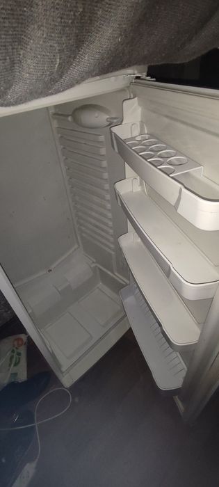 Продам холодильник треба заміна компресора