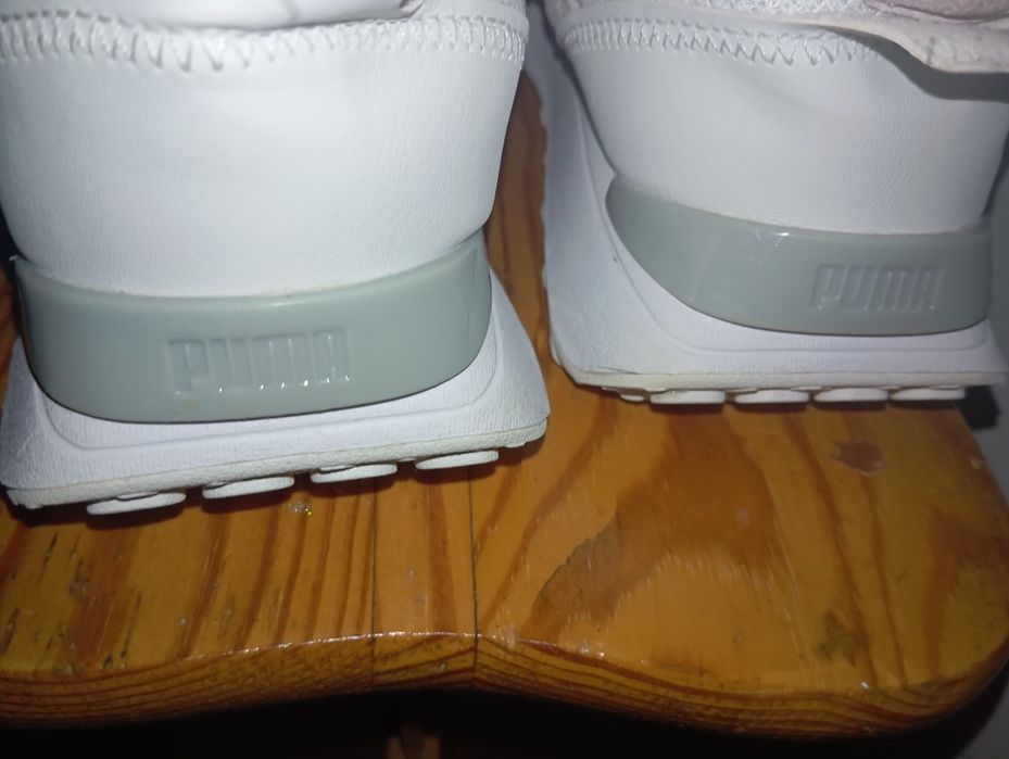 Кросівки жіночі б/у