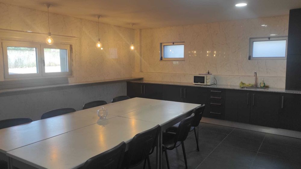 Pavilão Industrial com 1010m2 (outras opções disponíveis) em Celeirós, Braga