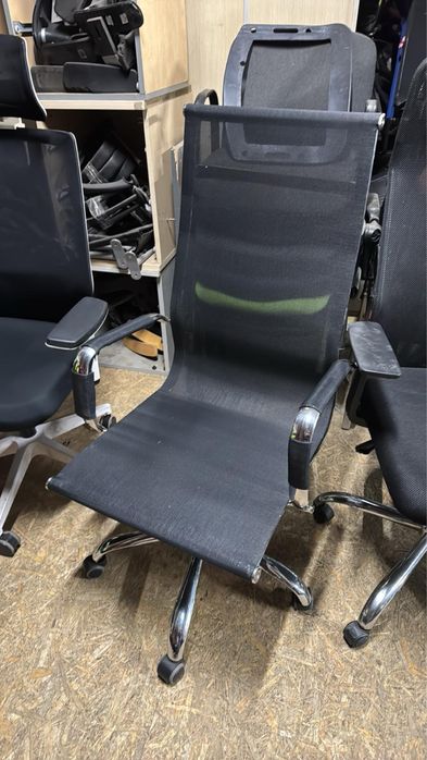 Офісні крісла сітка, шкіра, тканина б/у (стілець, стіл, тумба)