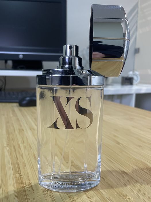 Frasco vazio do perfume XS