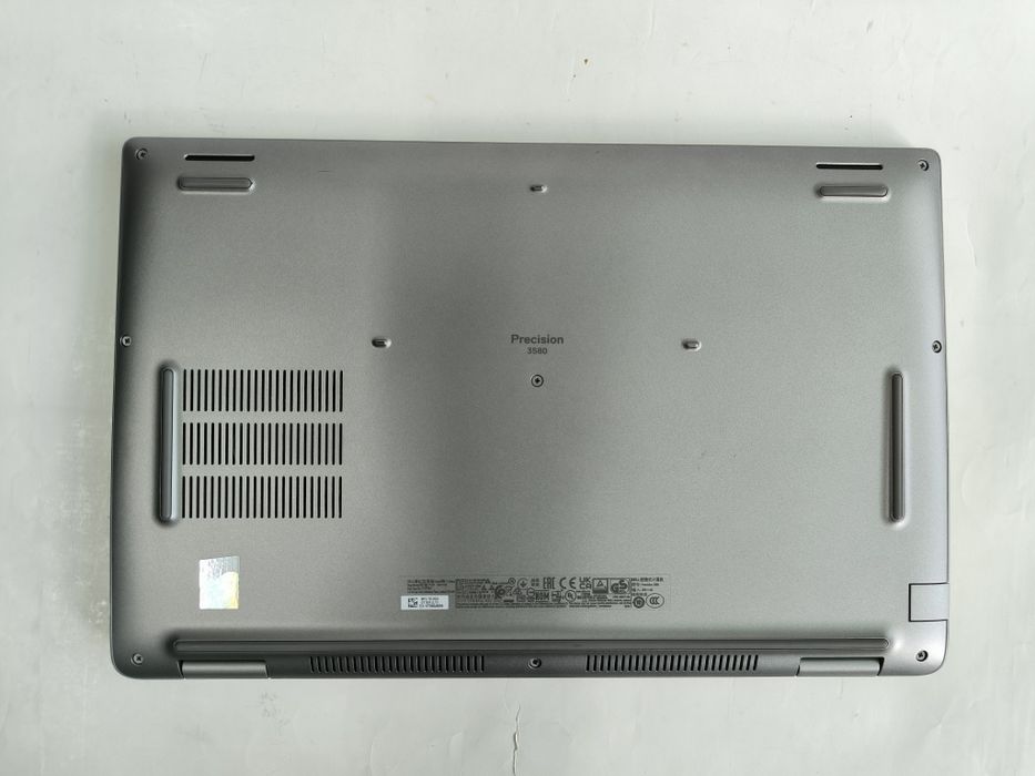 Dell Precision 3580 15.6" FHD/ I5-1340P/ 8GB DDR5/ 256Gb