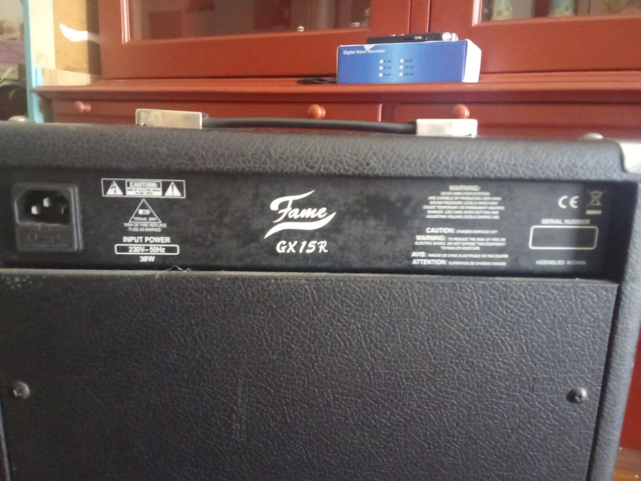 Amplificador de guitarra FAME
