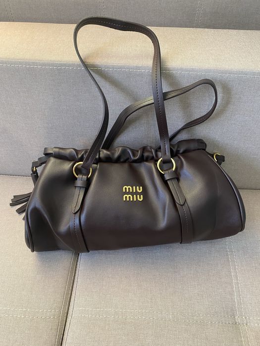 Сумка в стилі miu miu шоколадна
