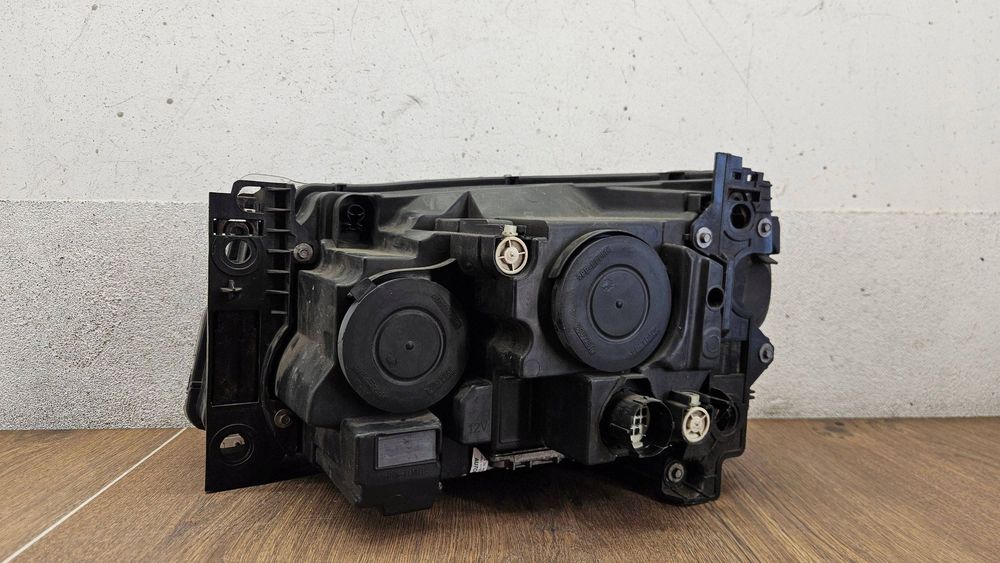 Land Rover Range Rover Sport L320 Przód Prawy Lampa Xenon