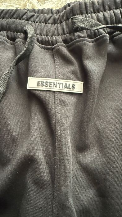 Spodenki Essentials