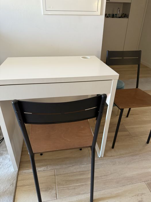Mesa + 2 Cadeiras IKEA