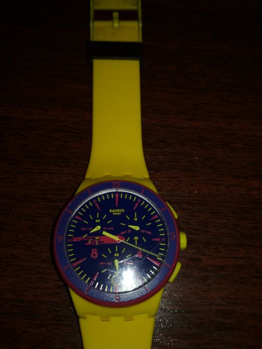 Годинник Swatch. І також  різні годинники