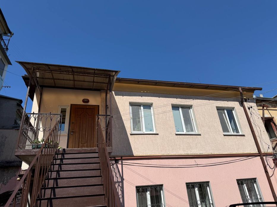 Продам БЕЗ Комиссии 4 комнатная квартира Центр Привоз