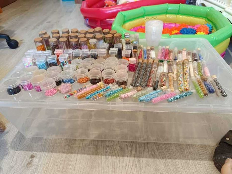 Missanga e pedras para bijuteria