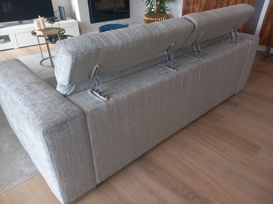 URGENTE - Sofá de 3 lugares de alta qualidade. Como novo!