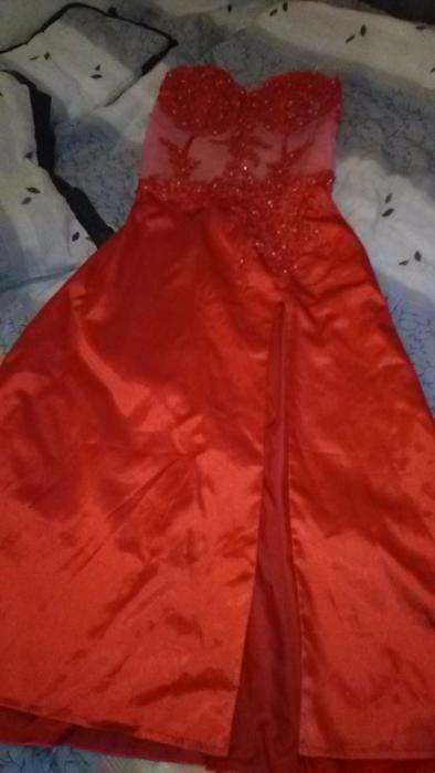 Vestido Gala super lindo,portes incluidos mediante o pagamento