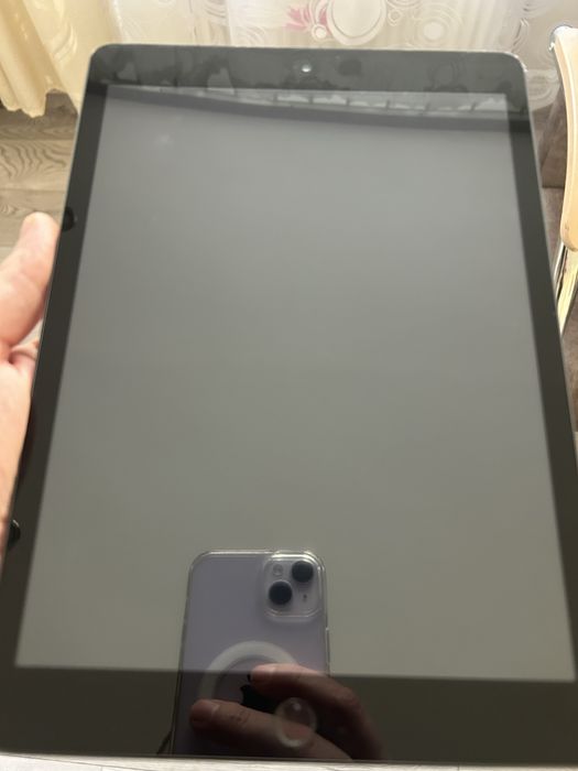 Apple Ipad 8 generacji Cellular (na kattę SIM) Bateria 100%