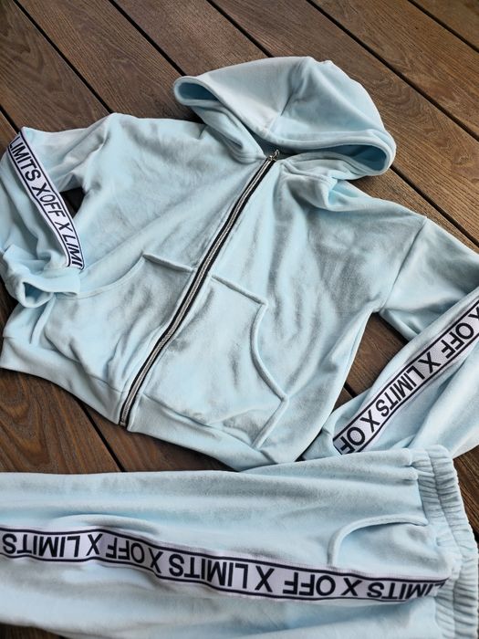 Mięciutki welurowy dres błękitny bluza na zamek kaptur joggery 152