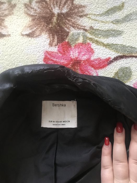 Шкіряна курточка коротка