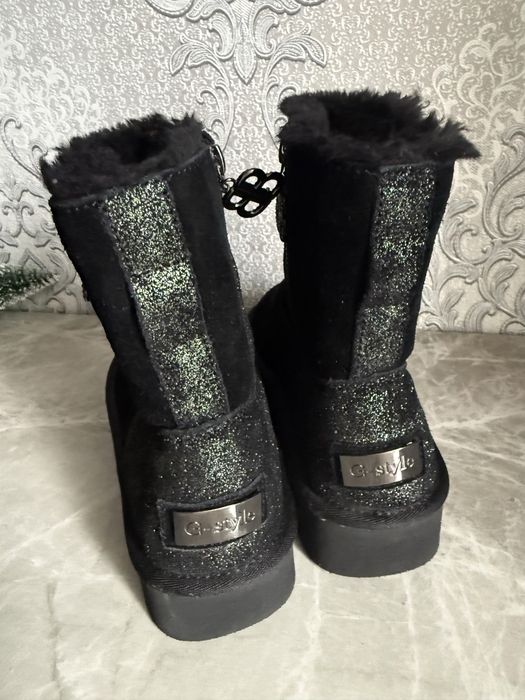 Продам уги теплые новые