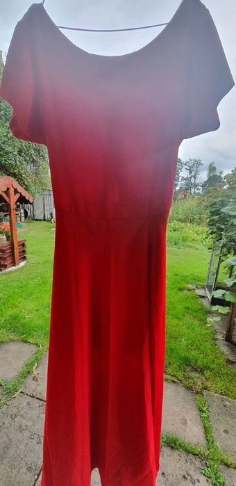 Dluga suknia wieczorowa czerwona