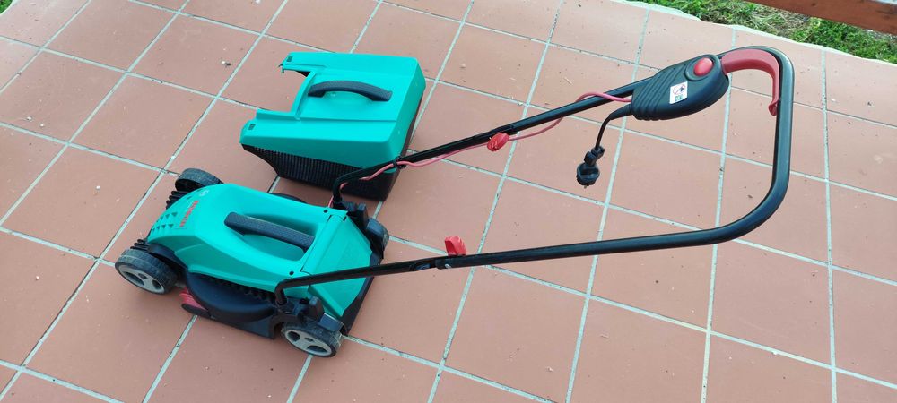 Cortador de relva bosch arm 32