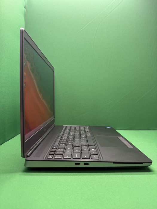 Dell Precision 7560 / i7-11850H / RTX A2000 / 16GB / 512SSD