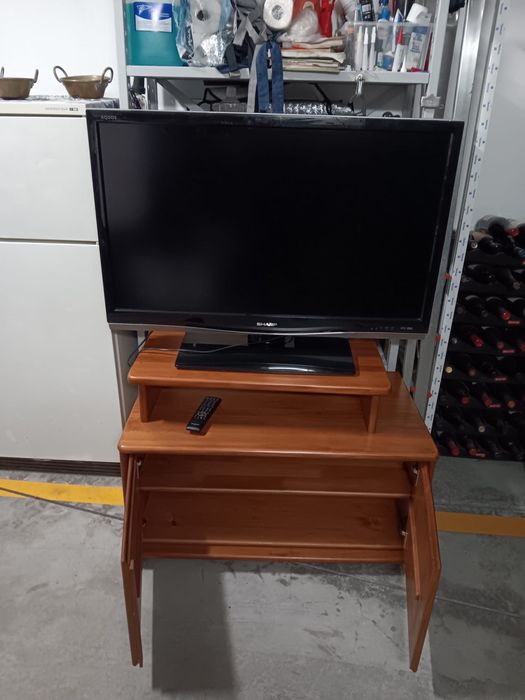 Aparador/móvel + TV