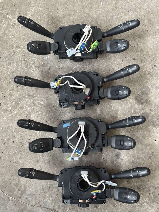 Переключатель поворотів Peugeot 307 207. 407. 807.  Citroen C2. C3. C4