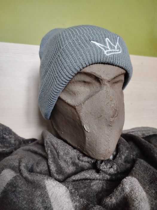 Czapka na każdą porę roku szara NOWA