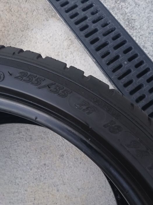 2 pneus 255 35 r18 Michelin