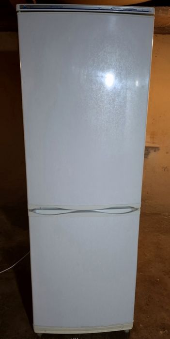 Продам холодильник Атлант