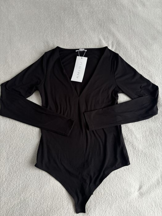 Body czarne nowe z głębokim dekoltem New Yorker M