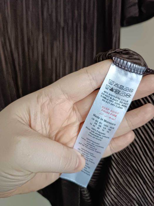 Czekoladowa sukienka na jedno ramię 42 PrettyLittleThing