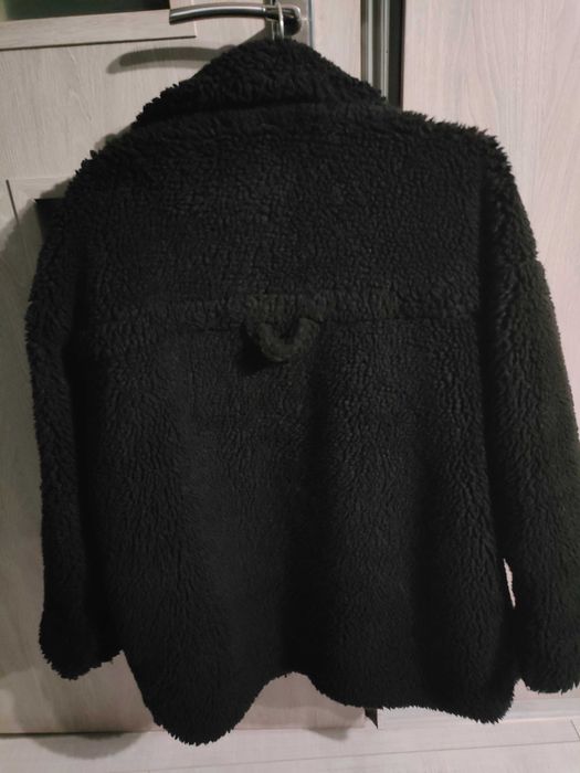 Sprzedam płaszcz z sztucznego misia oversize firmy Monki