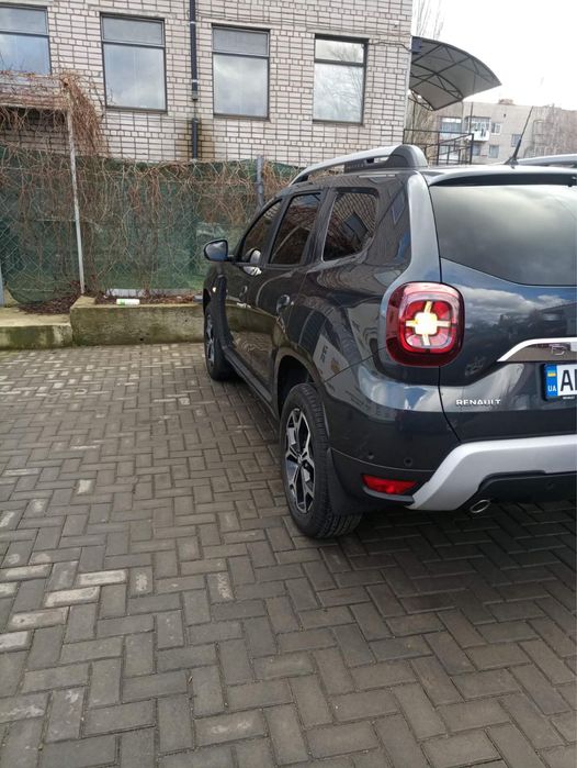 Автомобіль.