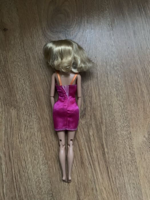 Lalka Barbie ruchomę  ręce i nogi