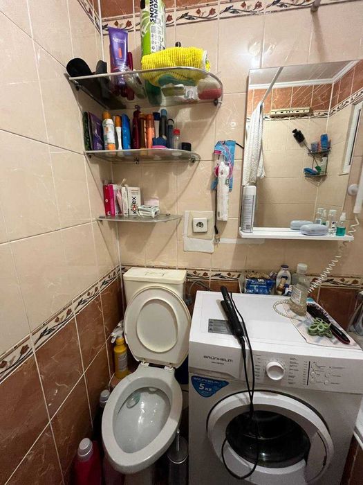 продаж 2-к квартири  вул. Коновальця