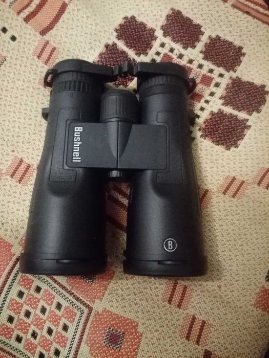 Міцний бінокль з культової серії Bushnell Legend