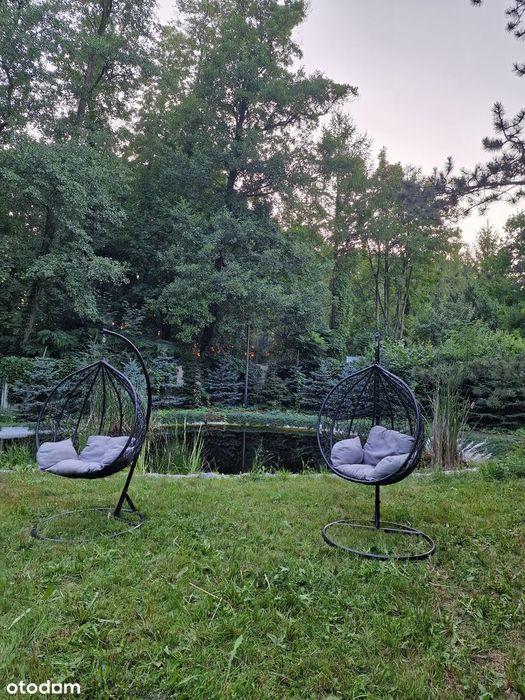 Dom nad dzikim jeziorem – 35 m² ciszy, lasu i szybkiego
internetu