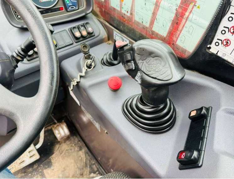 Телескопічний навантажувач MANITOU MT625 /2016/ + вила і ковш