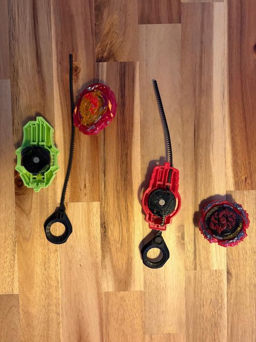Beyblade com lançador e pião