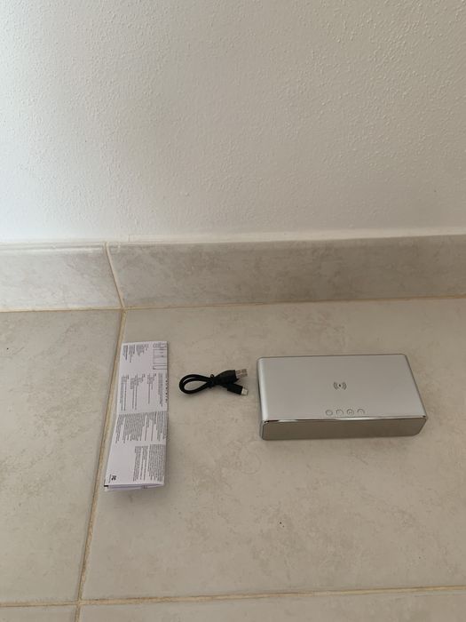 Despertador com carregamento para telemovel