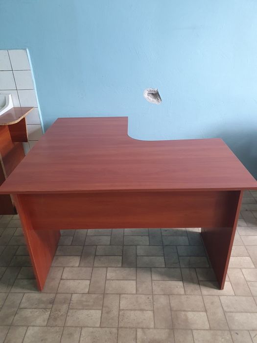 Стол компьютерный  для офиса
