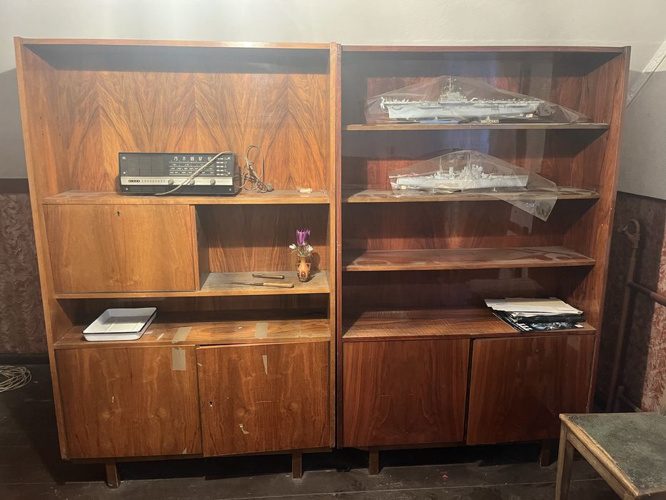 Biblioteczki/witryny z lat 60-tych