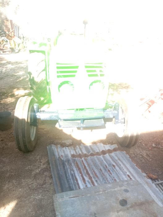 Trator deutz 4006 com matrícula tem direção hidráulica