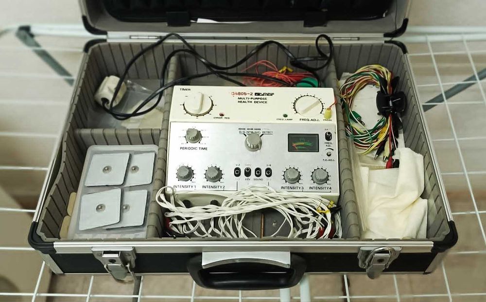 Aparelho de electro acupuntura G6805-2