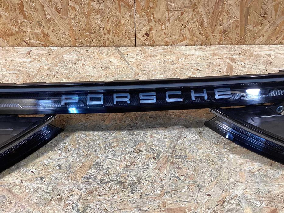 Фонарь стоп-сигнал задний левый/правый Porsche Taycan 9ja945082