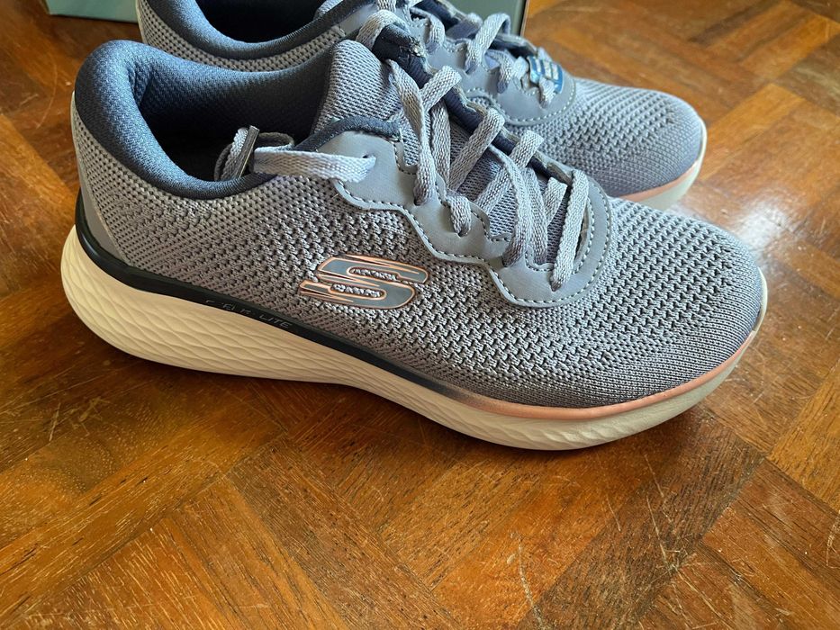 Ténis Sketchers nº 35