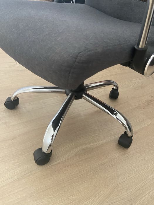 Cadeira de Escritório Ergonómica – Bom Estado